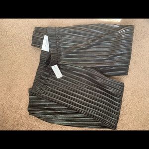 Pleated wide leg pants